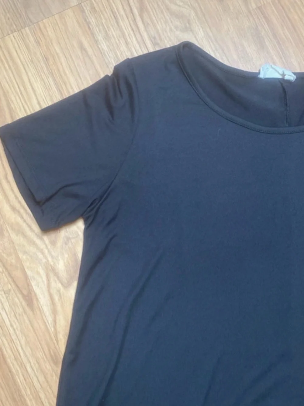 Black Ruffle-Hem Short Sleeve Top large - Picture 2 of 6